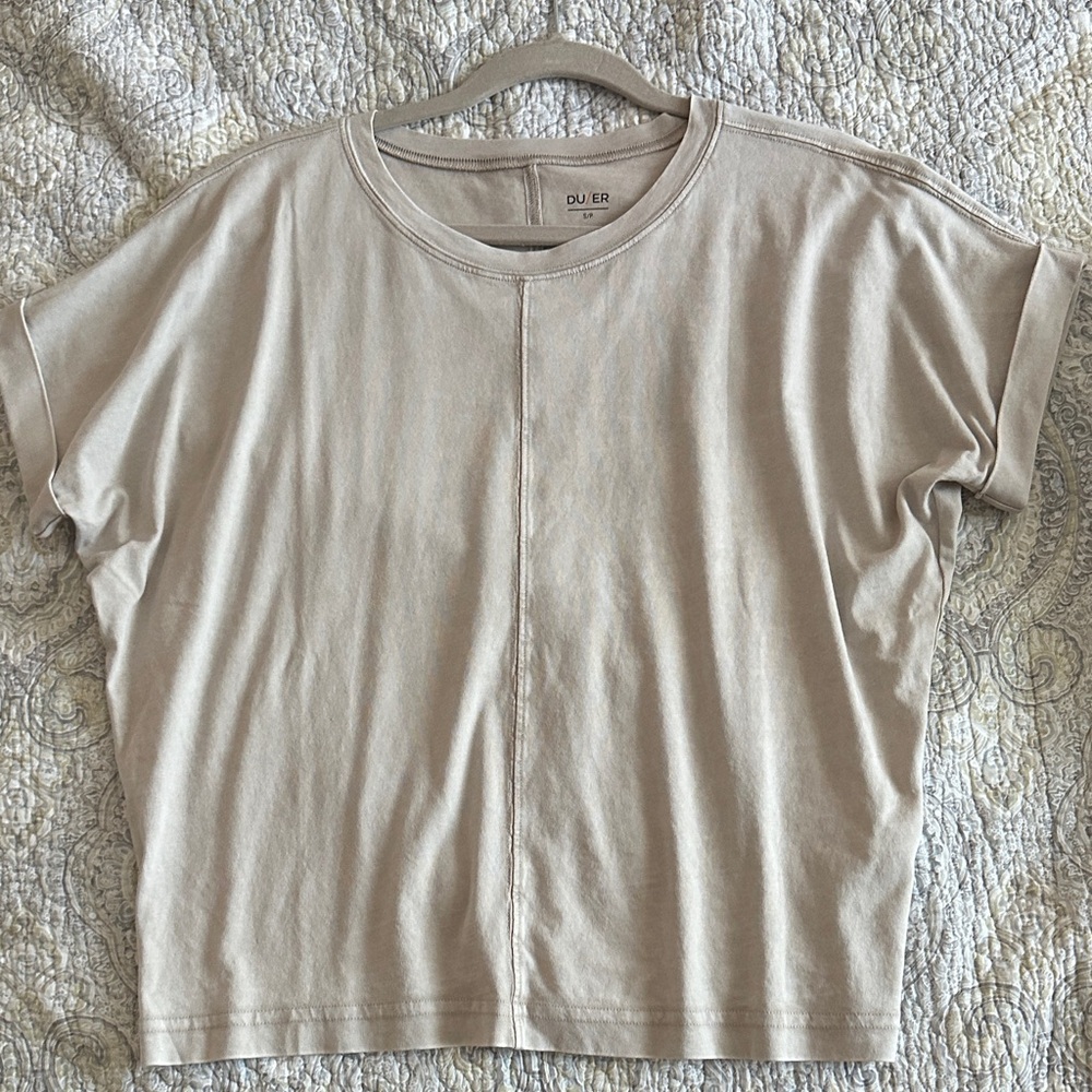 DUER Women's Beige Short Sleeve Tee